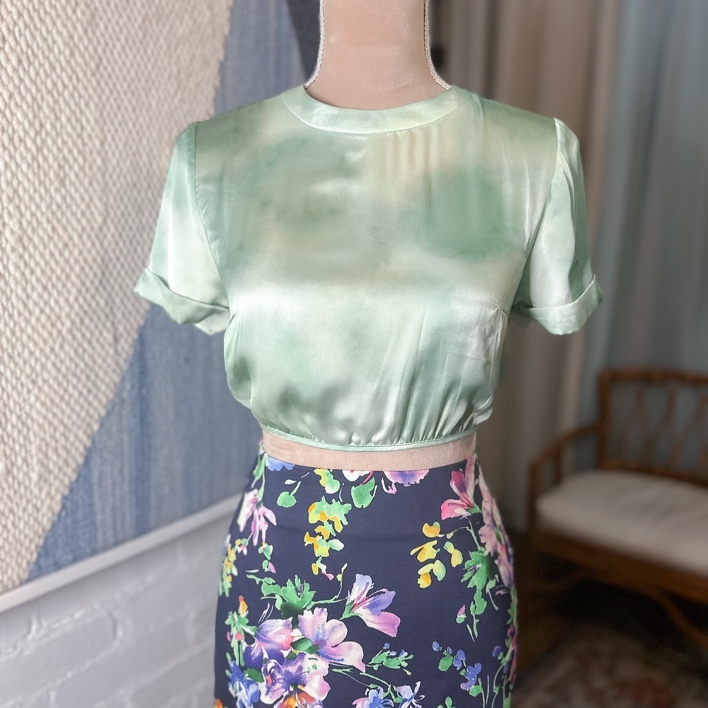 NWT Topshop Green Cuffed Sleeve Crop Top with Waist Tie Detail